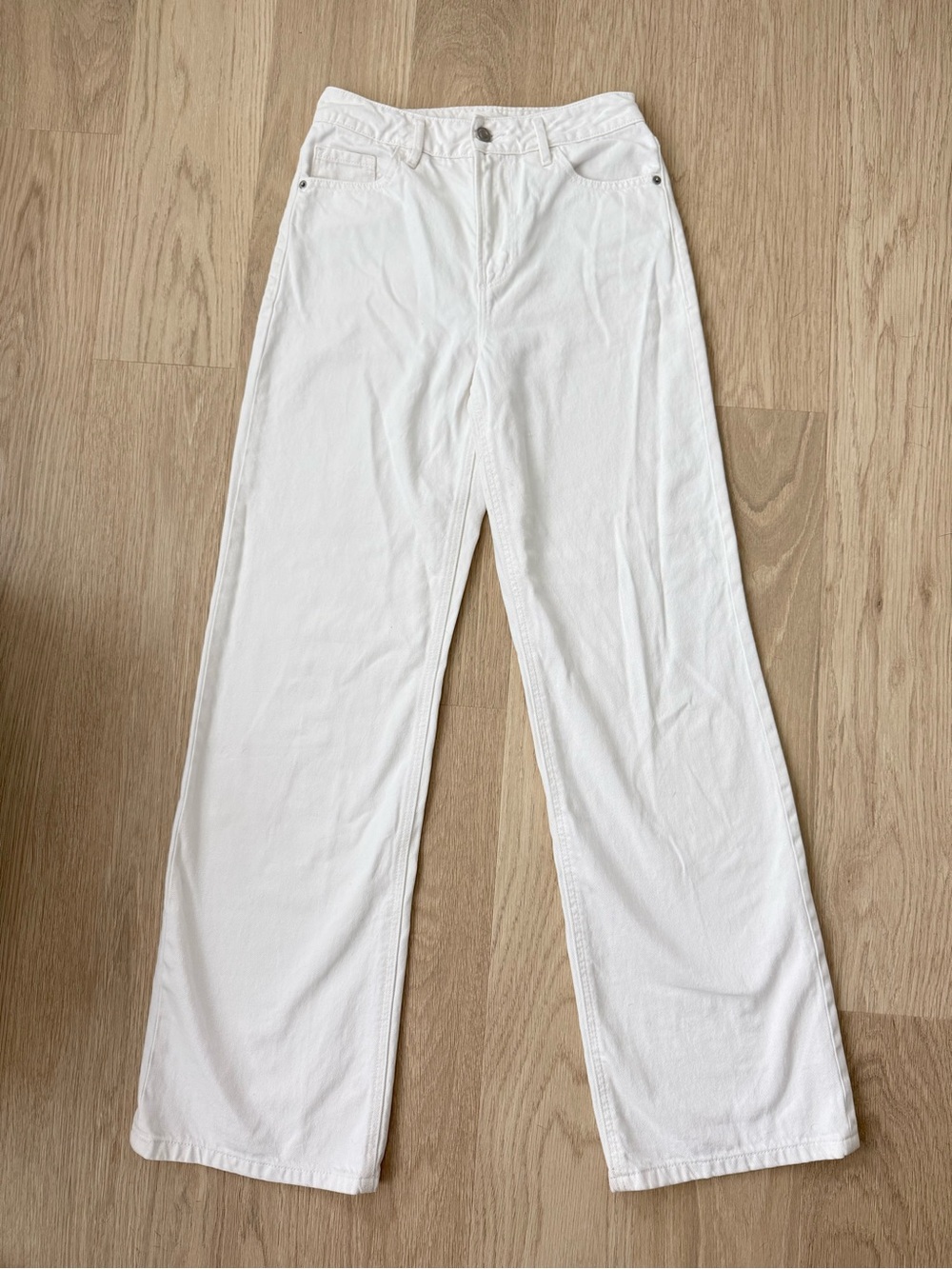 Classic White Wide-Leg Women’s Jeans